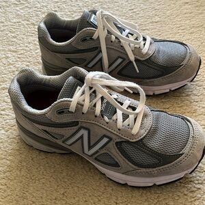 EUC New Balance 990 v4
Men’s 5 or Women’s 6.5.  fits either.